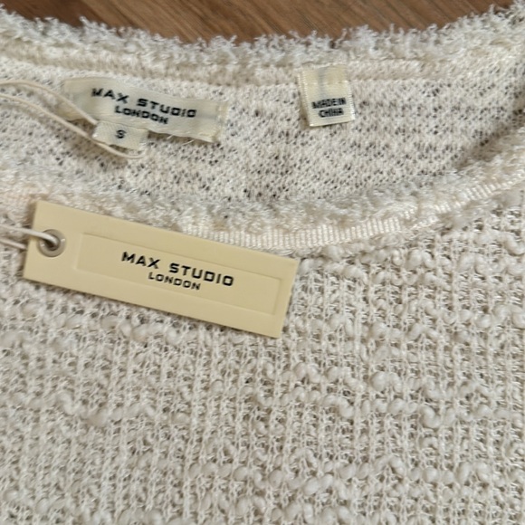 Max Studio Set - Top and Pants - Picture 3 of 7